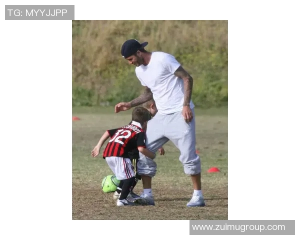 足球明星与女友甜蜜拥抱瞬间展现爱情的美好与温馨