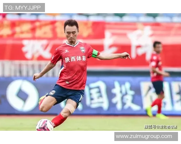 成都羽毛球队凭借56分强势领跑大师赛积分榜展现出色实力