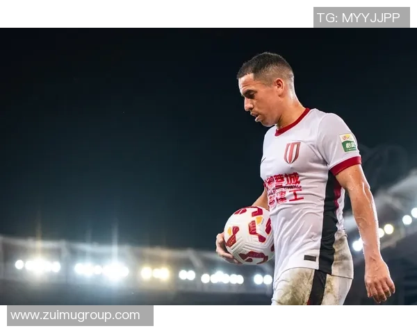 足球明星与钢琴的奇妙对话展现艺术与运动的完美结合